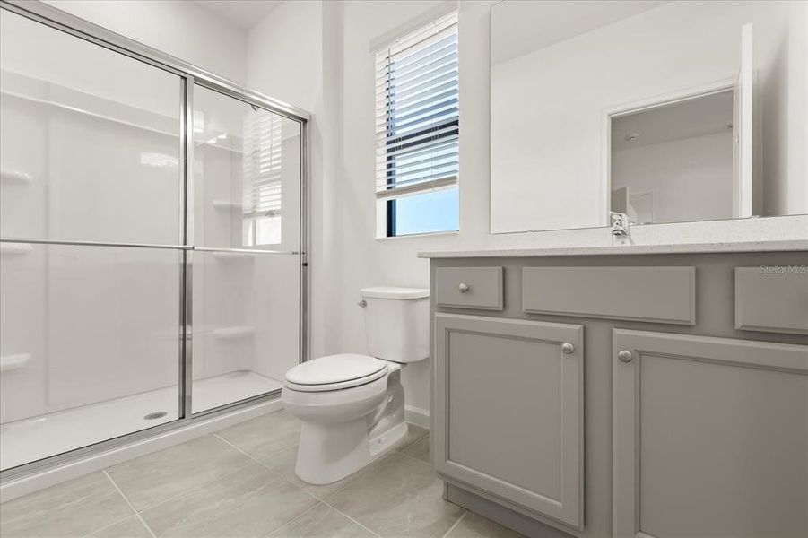 Furnished interior view inside a new home in , Orlando (Image 27).