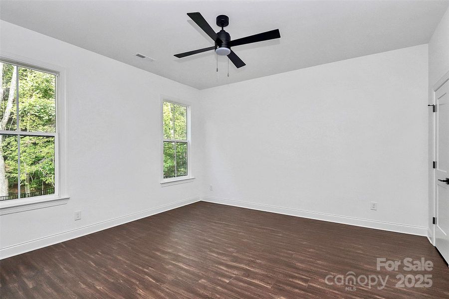 Spacious, unfurnished interior of a new home in Harbor Oaks, Denver (Image 22).