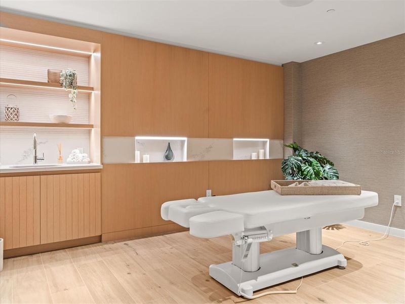 Furnished interior view inside a new home in , Clearwater (Image 14).