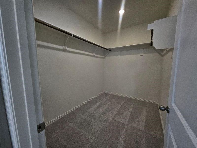 Spacious, unfurnished interior of a new home in The Hollow, Ennis (Image 11).