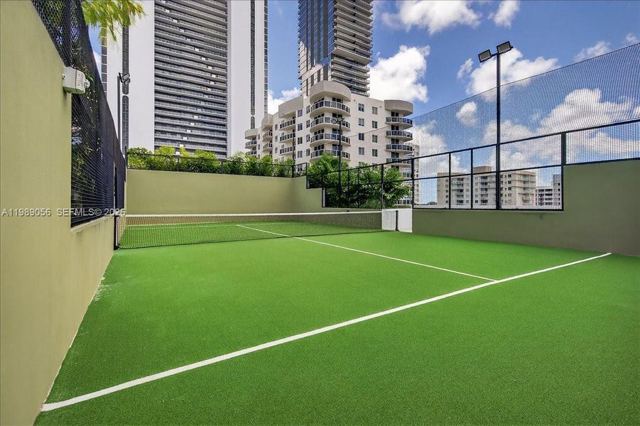 Condo located in Miami, FL showcasing its design and architecture (Image 23).