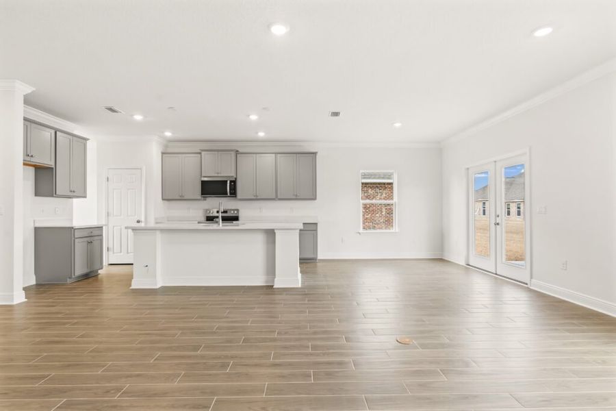 Spacious, unfurnished interior of a new home in Natureview, Freeport (Image 34).