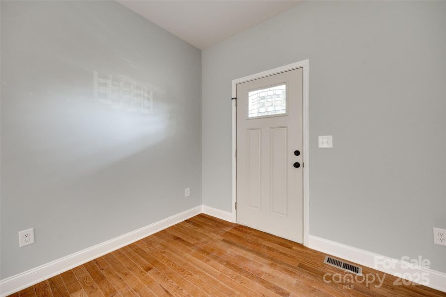 Spacious, unfurnished interior of a new home in , York (Image 24).