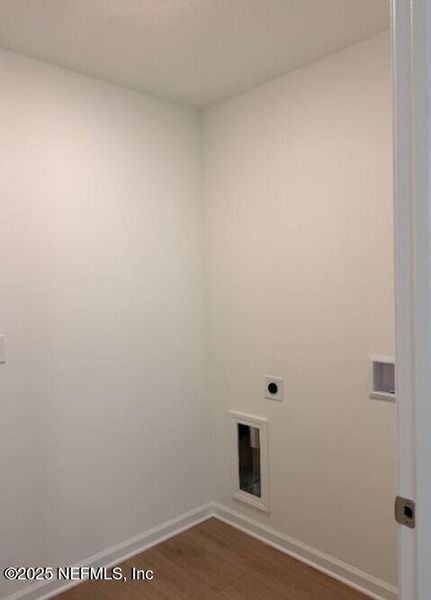 Spacious, unfurnished interior of a new home in Copes Landing, Jacksonville (Image 21).