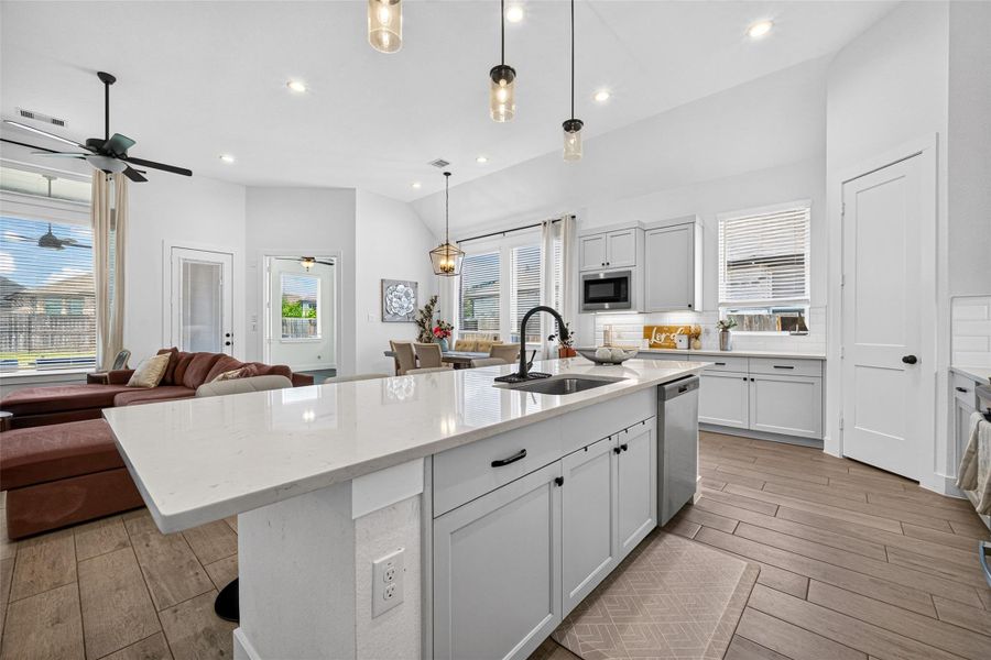 Furnished interior view inside a new home in , Iowa Colony (Image 15).