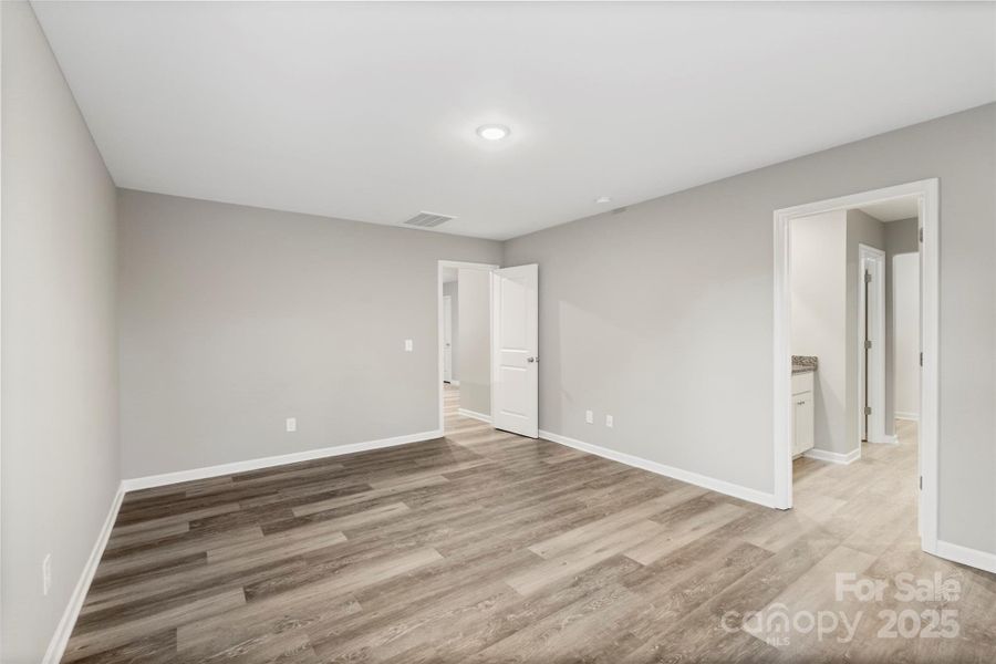 Spacious, unfurnished interior of a new home in , Salisbury (Image 38).