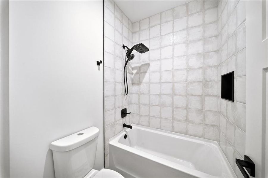 Furnished interior view inside a new home in Silvercrest Lakes, Acworth (Image 32).