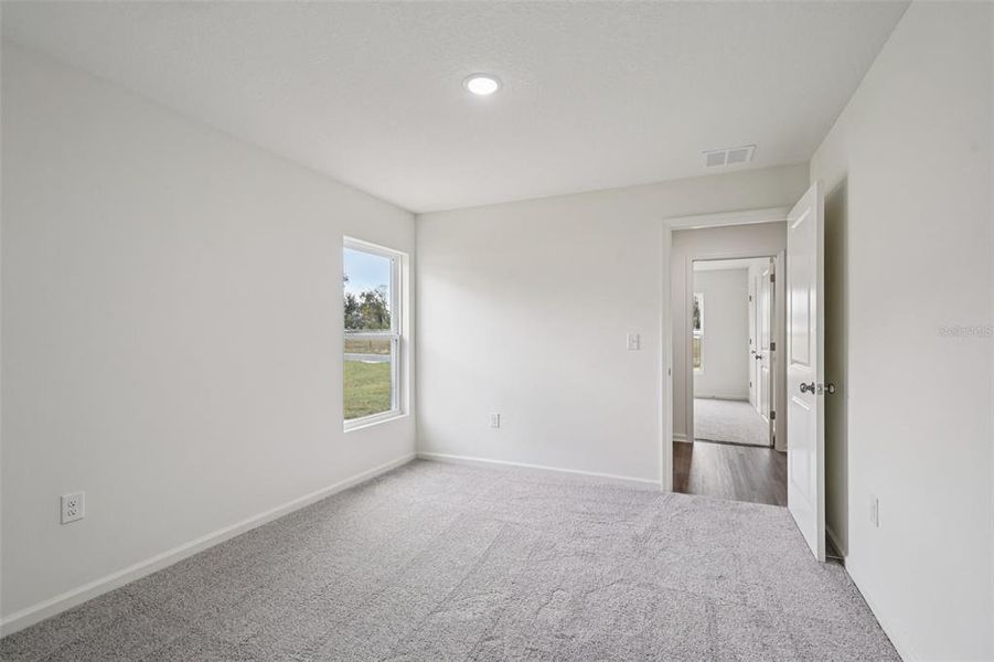 Spacious, unfurnished interior of a new home in Sable Run, Ocala (Image 10).