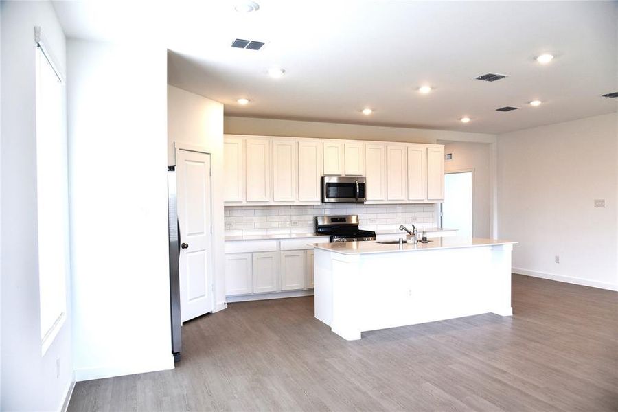 Furnished interior view inside a new home in Walden Pond, Forney (Image 7).