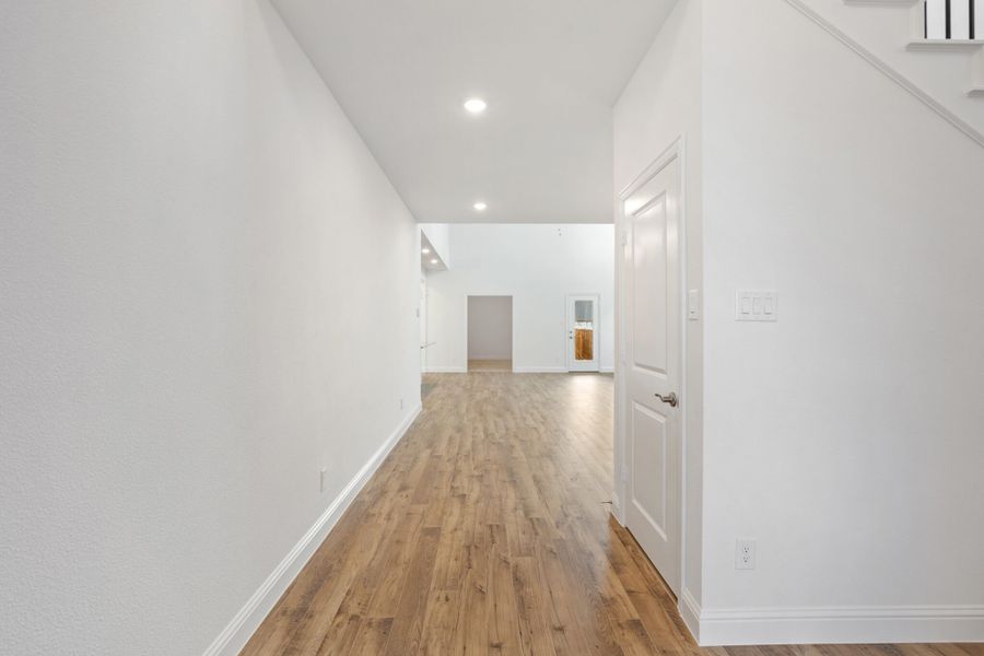 Spacious, unfurnished interior of a new home in Walden Pond, Forney (Image 19).