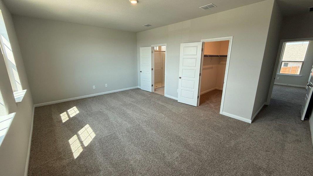 Spacious, unfurnished interior of a new home in Saratoga, Granbury (Image 11). Spacious, unfurnished interior of a new home in Saratoga, Granbury (Image 11).