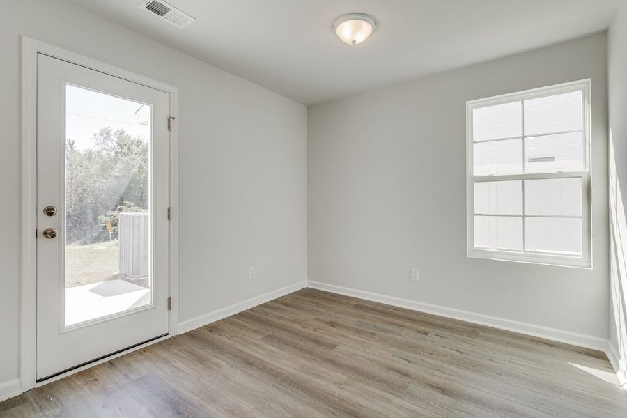Spacious, unfurnished interior of a new home in Haynes Park, Columbia (Image 18).