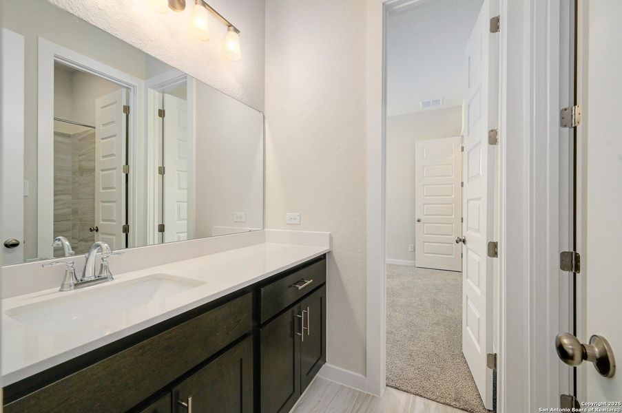 Furnished interior view inside a new home in Meyer Ranch, New Braunfels (Image 5).