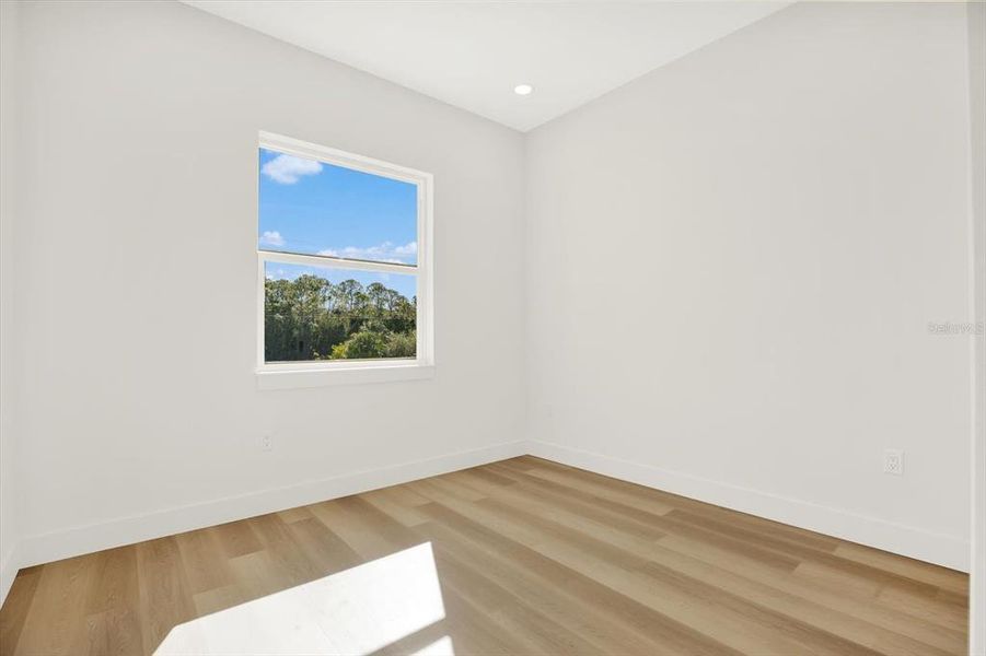 Spacious, unfurnished interior of a new home in , Hernando Beach (Image 27).