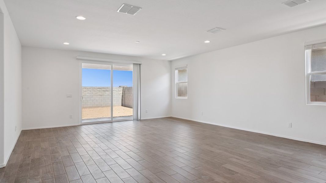 Spacious, unfurnished interior of a new home in Moonlight, Maricopa (Image 13).