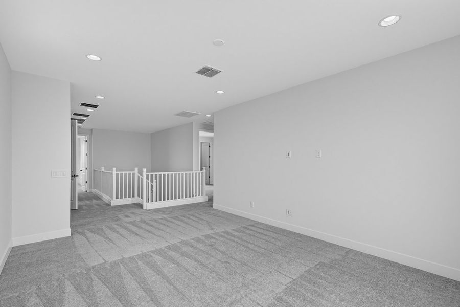 Spacious, unfurnished interior of a new home in Verdin, Phoenix (Image 26).