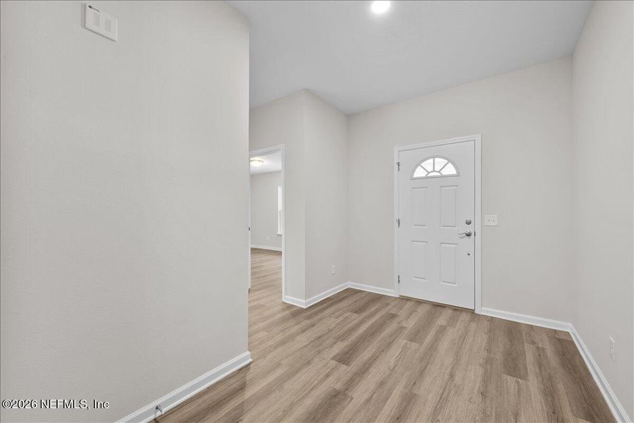 Spacious, unfurnished interior of a new home in , Palatka (Image 23).