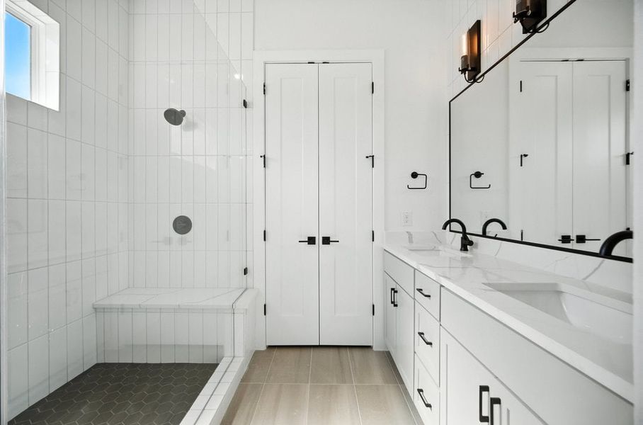 Furnished interior view inside a new home in Foxfield, Austin (Image 7).