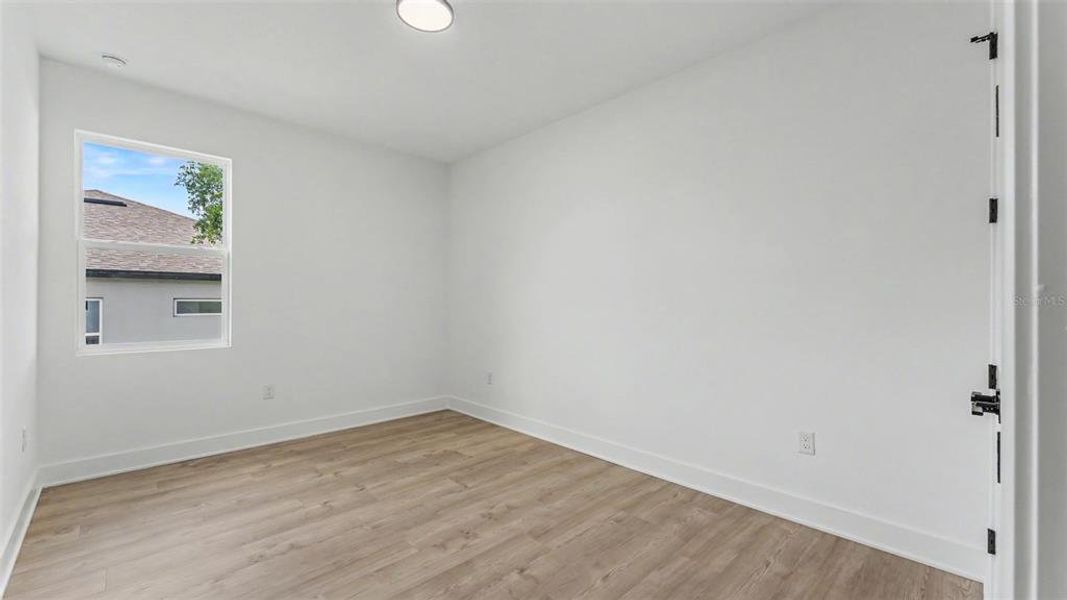 Spacious, unfurnished interior of a new home in , Davenport (Image 27).