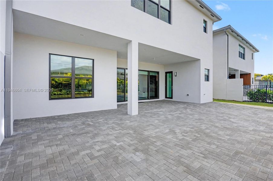 Exterior details and patio area of a home in , Boca Raton (Image 3).