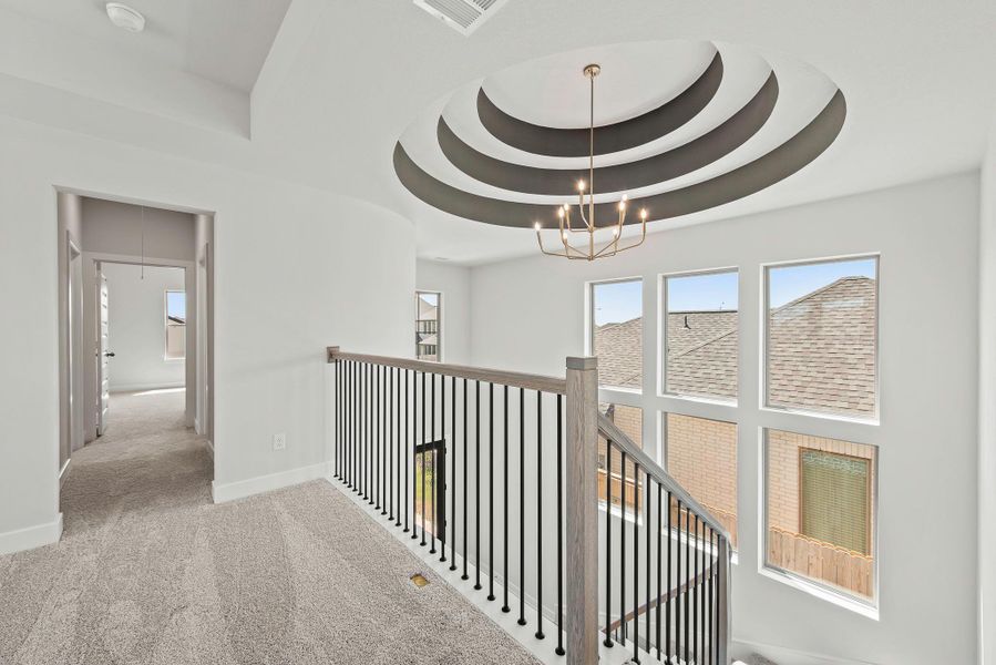 Representative image. Features, selections and colors may vary.