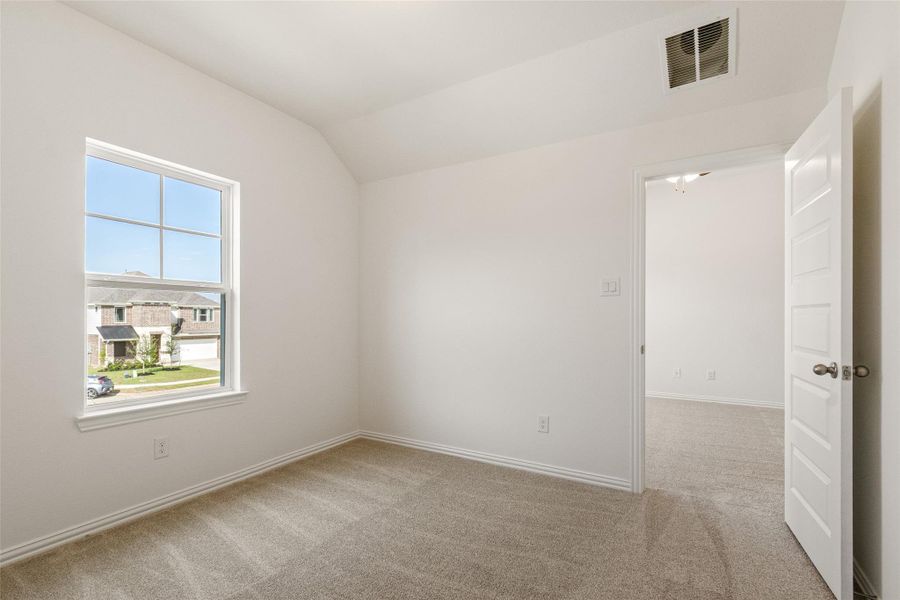 Spacious, unfurnished interior of a new home in Ellis Cove, Seabrook (Image 22).