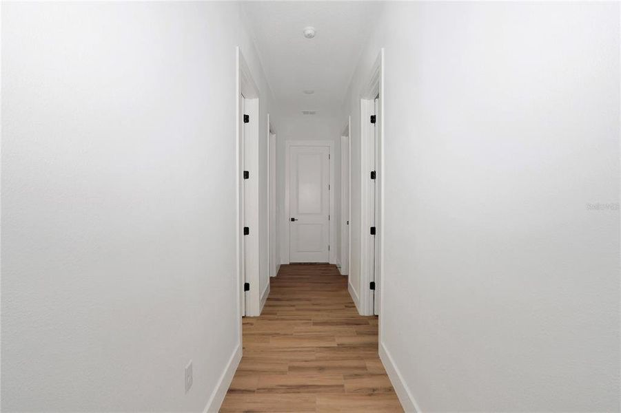 Spacious, unfurnished interior of a new home in , Dunnellon (Image 30).