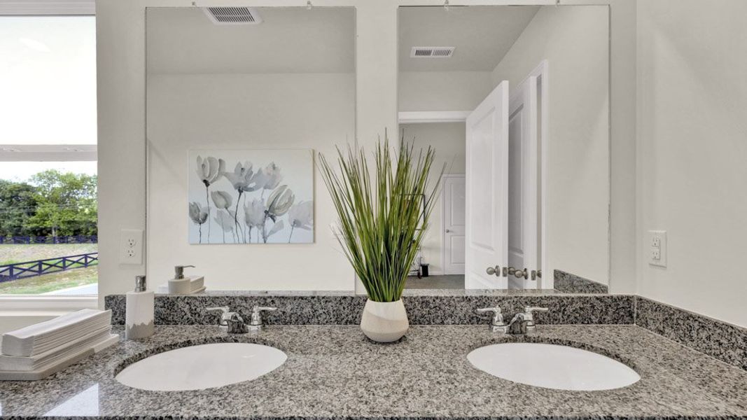 Close-up of interior finishes inside a home in Fieldcrest Acres, Blountville (Image 20).