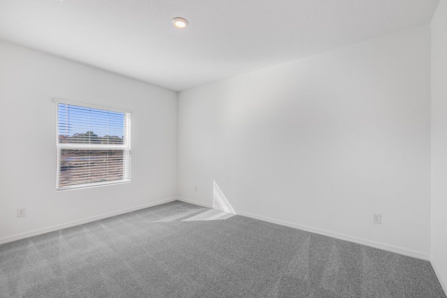 Spacious, unfurnished interior of a new home in Coopers Meadow, Jacksonville (Image 10).