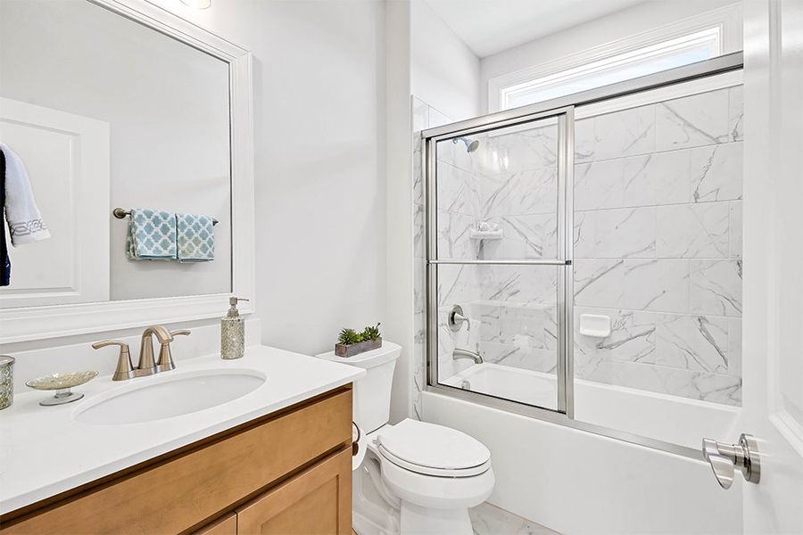 Charleston Harbor, Guest Bathroom