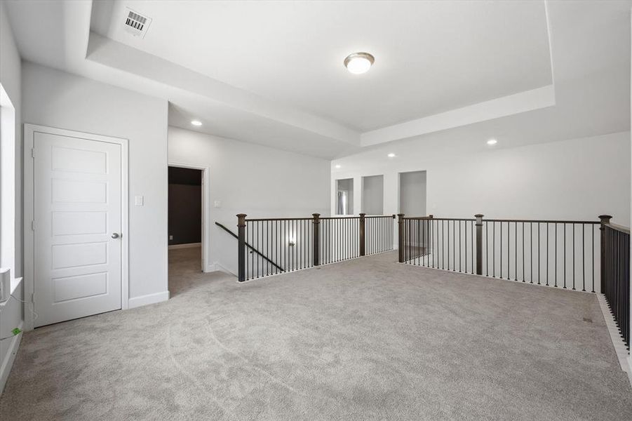 Spacious, unfurnished interior of a new home in Mustang Lakes, Celina (Image 21).