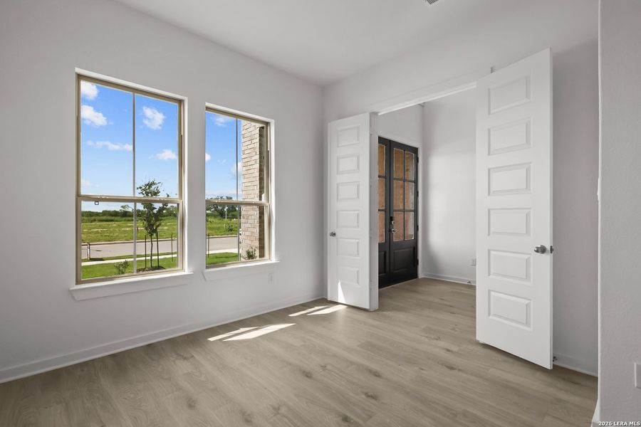 Spacious, unfurnished interior of a new home in Buffalo Crossing, Cibolo (Image 25).
