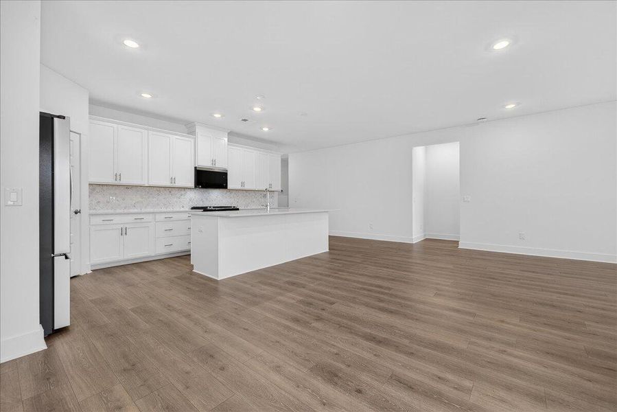 Spacious, unfurnished interior of a new home in , Summerville (Image 24).