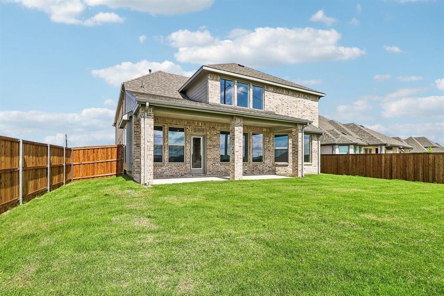 Exterior details and patio area of a home in Lilyana, Celina (Image 18).