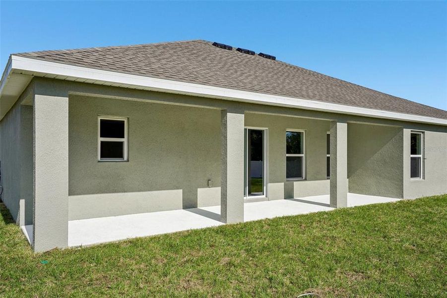 Exterior details and patio area of a home in Sable Run, Ocala (Image 16).