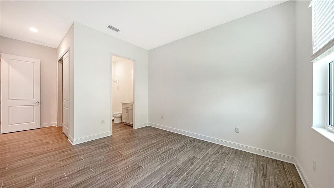 Spacious, unfurnished interior of a new home in Canoe Creek, Parrish (Image 15). Spacious, unfurnished interior of a new home in Canoe Creek, Parrish (Image 15).