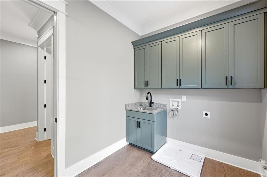 Furnished interior view inside a new home in , Buford (Image 10).