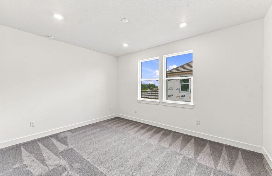Spacious, unfurnished interior of a new home in Two Rivers, Zephyrhills (Image 25).