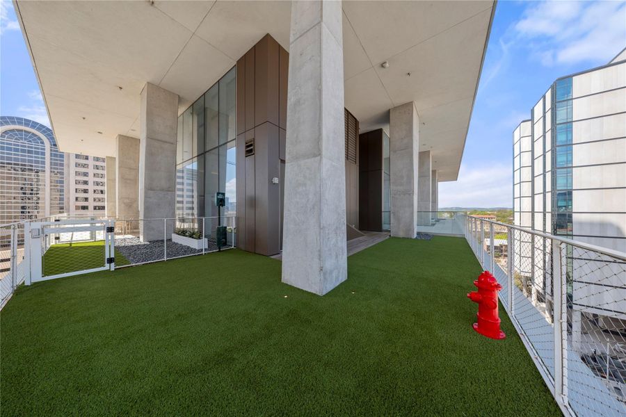 AMENITIES. Elevated amenity deck on the tenth floor includes: Covered Lap Pool, Outdoor Cooking & Dining, Fire Pit Lounge, Sauna, Hot & Cold Plunge Pool, Exercise Facility, Dog Park w/ Washing Station, Conference Room / Private Dining, Club Room w/ Kitchen. Ground floor amenities include 24/7 Concierge, Lobby and two (2) retail spaces. AMENITIES. Elevated amenity deck on the tenth floor includes: Covered Lap Pool, Outdoor Cooking & Dining, Fire Pit Lounge, Sauna, Hot & Cold Plunge Pool, Exercise Facility, Dog Park w/ Washing Station, Conference Room / Private Dining, Club Room w/ Kitchen. Ground floor amenities include 24/7 Concierge, Lobby and two (2) retail spaces.