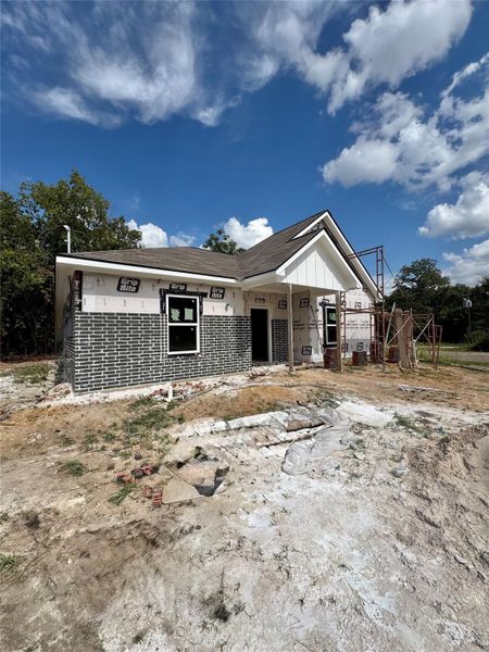 Image 6 of a home in . Image 6 of a home in .