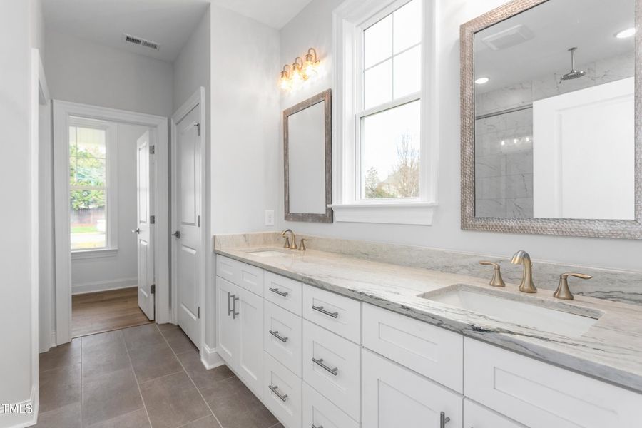 1246 Jamestowne Drive-26