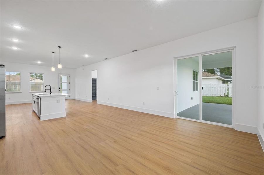 Spacious, unfurnished interior of a new home in , Ocala (Image 19).