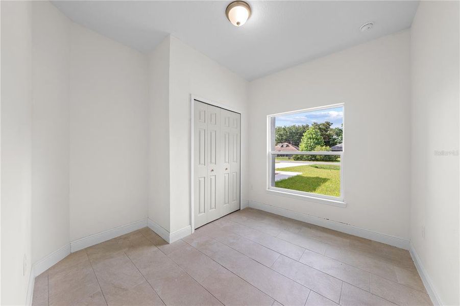 Spacious, unfurnished interior of a new home in , Yeehaw Junction (Image 32).