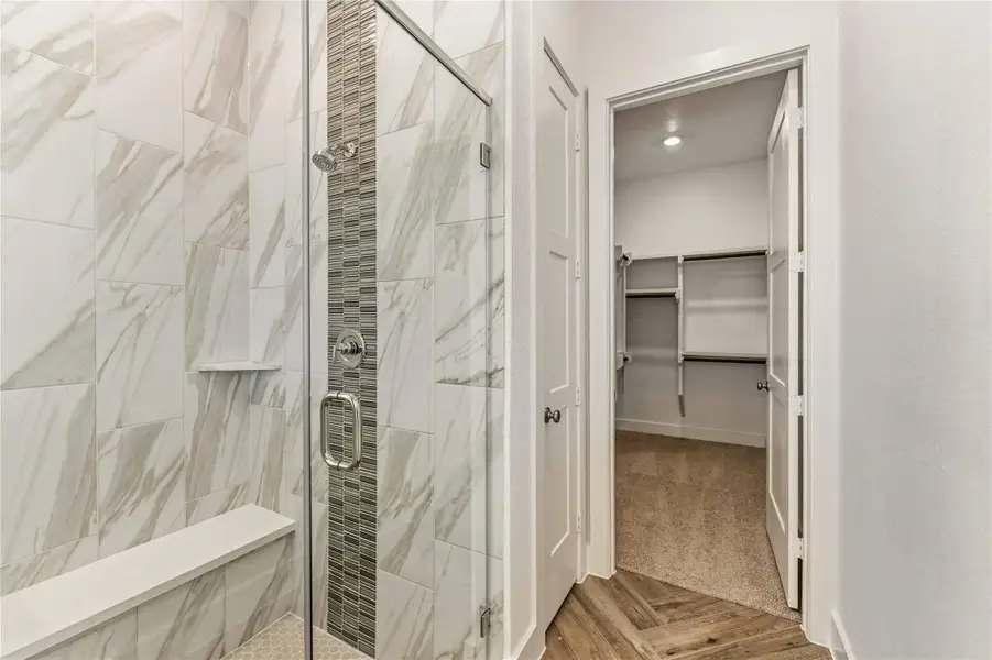 Furnished interior view inside a new home in Valencia, Manvel (Image 7).