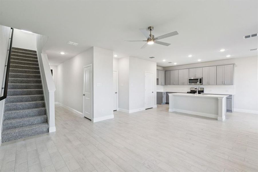 Spacious, unfurnished interior of a new home in Bellagio, Forney (Image 17). Spacious, unfurnished interior of a new home in Bellagio, Forney (Image 17).