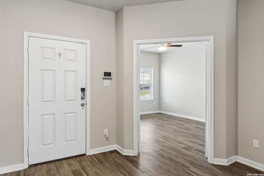 Spacious, unfurnished interior of a new home in Greenfield, New Berlin (Image 39).