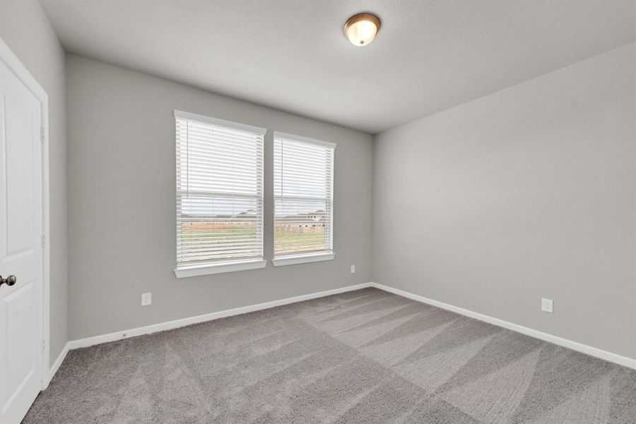 Spacious, unfurnished interior of a new home in La Segarra 40', Brookshire (Image 22).