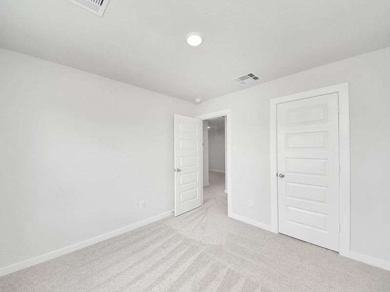Spacious, unfurnished interior of a new home in Caney Creek Place, Conroe (Image 37).