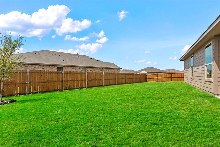 Exterior details and patio area of a home in Terra Trace, Fort Worth (Image 4). Exterior details and patio area of a home in Terra Trace, Fort Worth (Image 4).