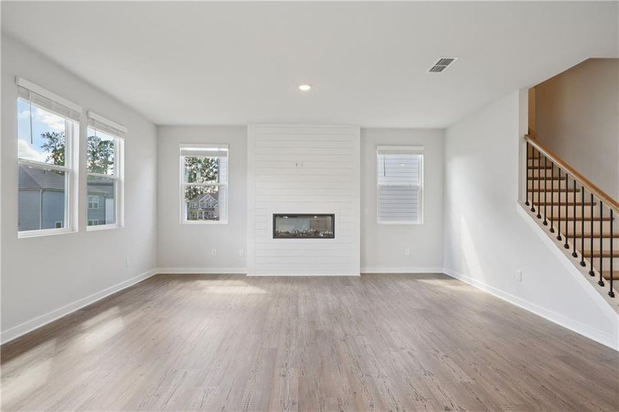 Spacious, unfurnished interior of a new home in Dove Lake, Grayson (Image 25).